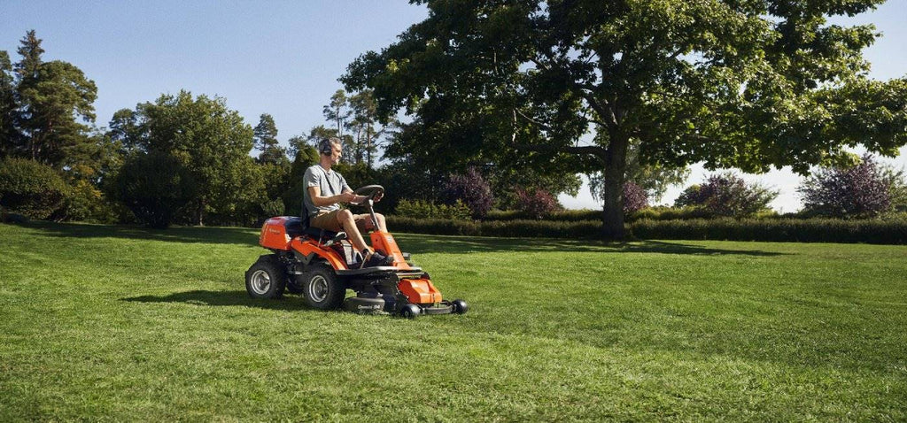 Husqvarna Profi-Frontmäher R 214TC inkl. Mähdeck Combi 94