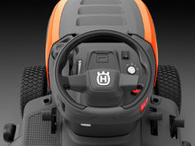 Laden Sie das Bild in den Galerie-Viewer, Husqvarna Rasentraktor TC 220T