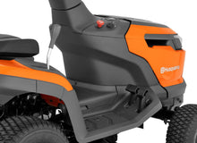 Laden Sie das Bild in den Galerie-Viewer, Husqvarna Akku-Rasentraktor TS 100i