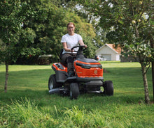 Laden Sie das Bild in den Galerie-Viewer, Husqvarna Akku-Rasentraktor TS 100i