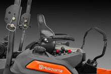 Laden Sie das Bild in den Galerie-Viewer, Husqvarna Zero Turn Profi-Mäher Z454X