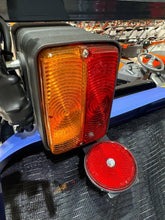 Laden Sie das Bild in den Galerie-Viewer, Iseki Diesel-Rasentraktor SXG 216 H mit StVZO Paket mit elektrischer Entleerung