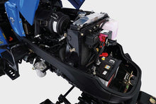 Laden Sie das Bild in den Galerie-Viewer, Solis Kompakttraktor 22 Grundmaschine ohne Bereifung