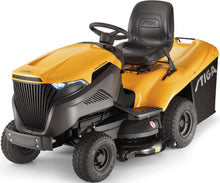 Laden Sie das Bild in den Galerie-Viewer, Stiga Rasentraktor Estate 7102 W Special HONDA mit Mulchstopfen, Anhängerkupplung und Ladegerät
