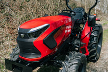 Laden Sie das Bild in den Galerie-Viewer, Tym Allrad-Kompakttraktor F50Rn Grundmaschine ohne Bereifung